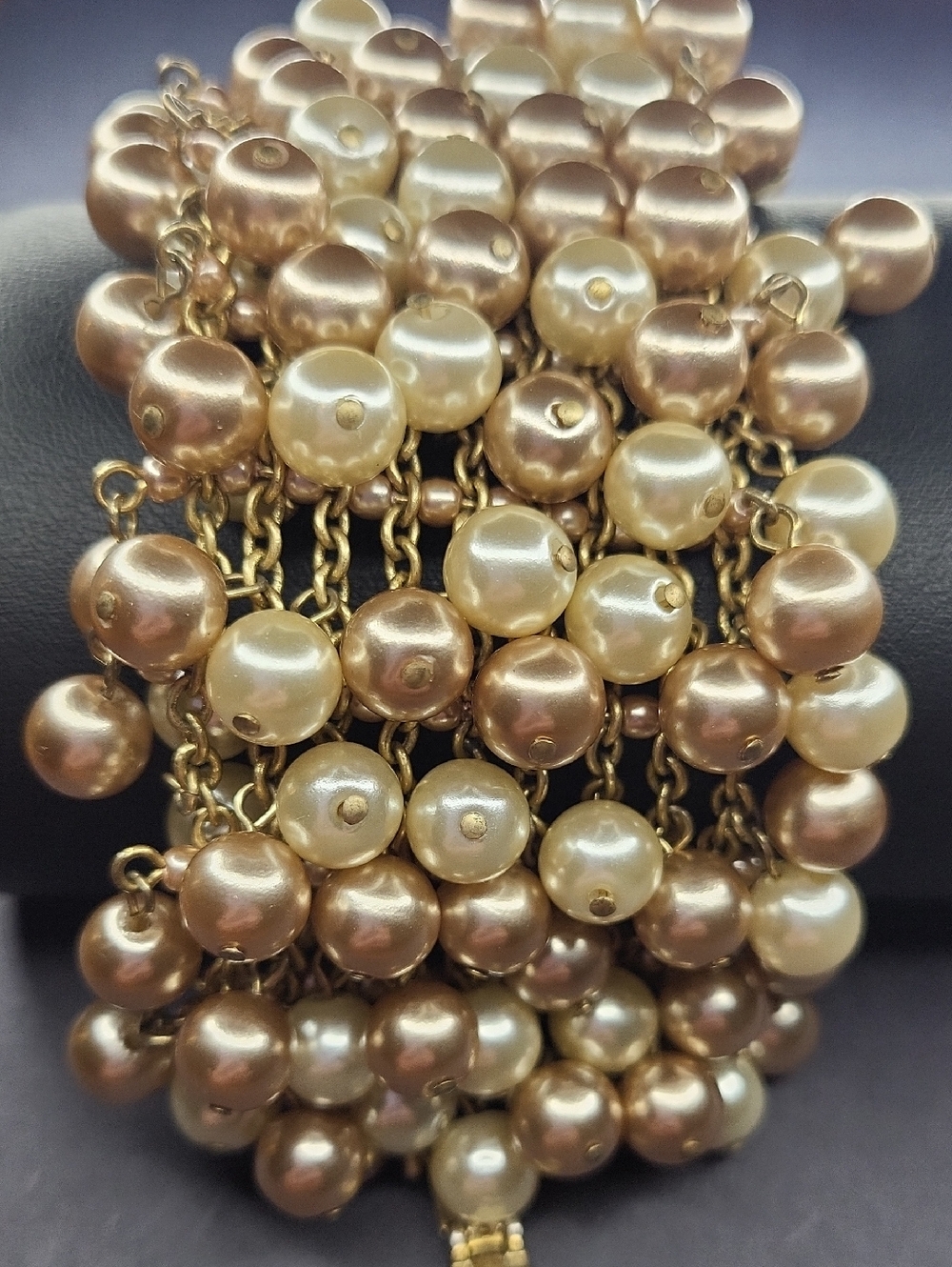 Elegant Gold and Cream Pearl Bracelet